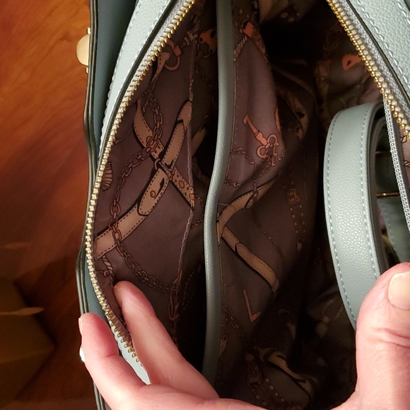 Satchel 👜 - Picture 7 of 9